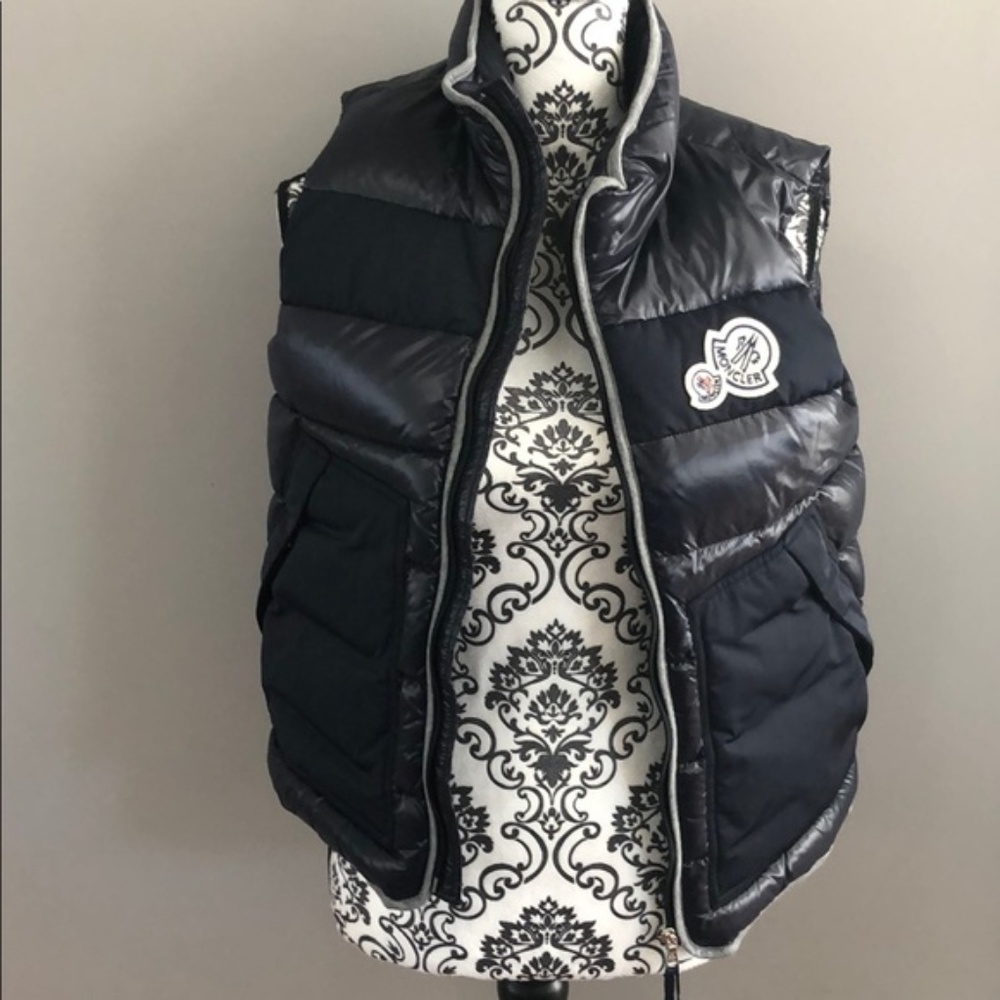 BOYS AUTHENTIC MONCLER VEST NWT ( New With Tags )
